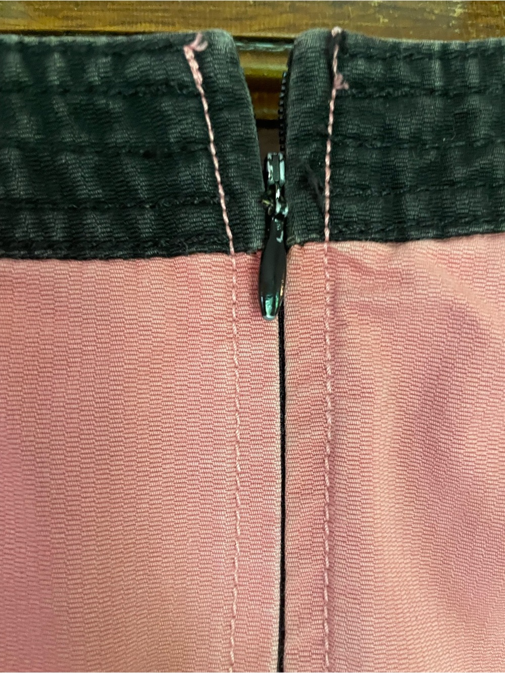 Marc Jacobs Pink Mini Dress with Black Trim - Picture 6 of 10
